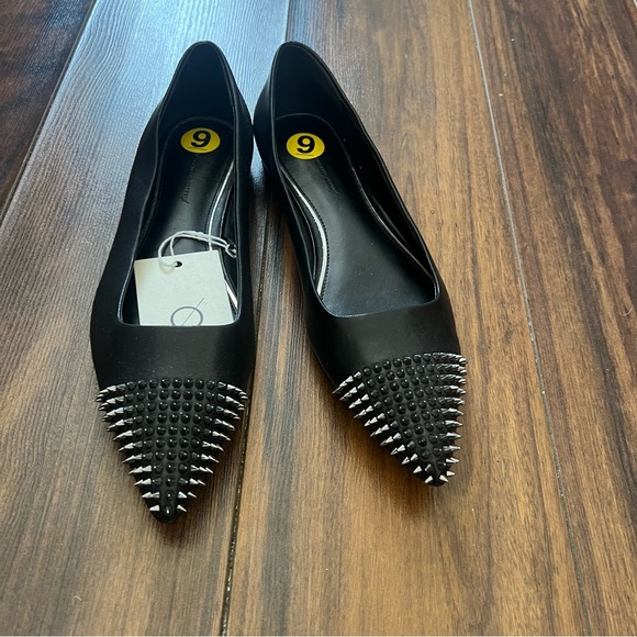 NWT Design Concept Studio Black Studded Pointed Toe Flats – Size US 9 - Picture 2 of 10
